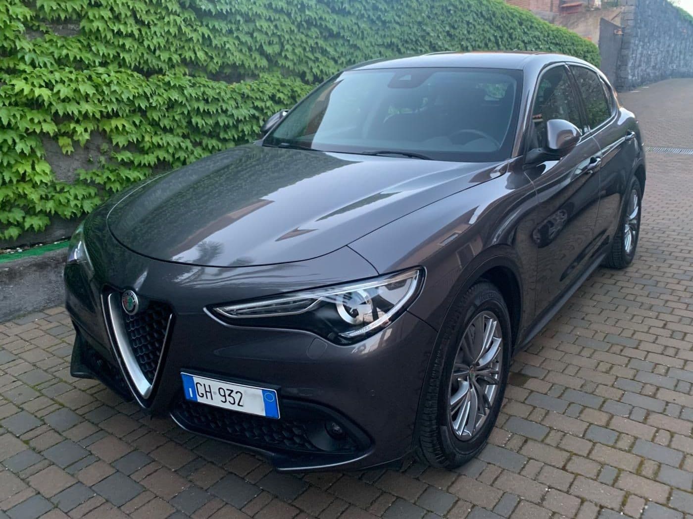 Alfa Romeo STELVIO 2.2 Turbo Diesel 190CV Business seminuova - Noleggiata a lungo termine dal Geom. Vincenzo Laviano (Mascalucia, Catania)