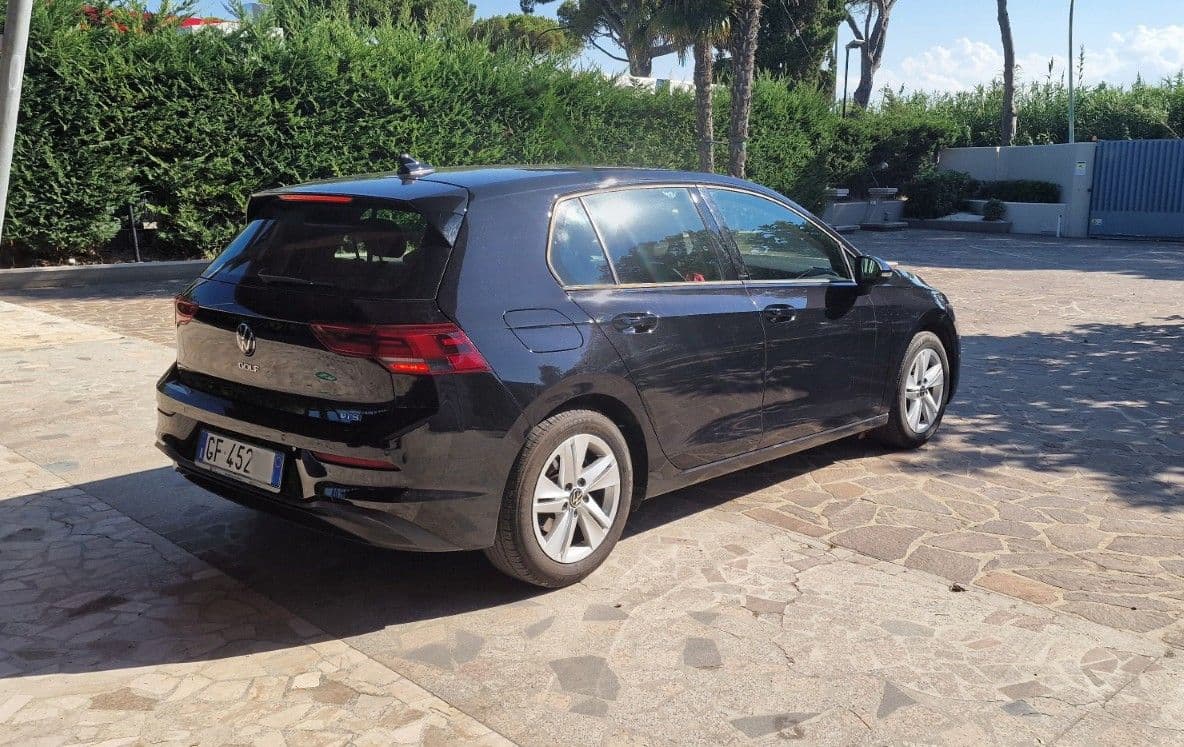 VOLKSWAGEN GOLF 1.0 eTSI 81kW EVO Life DSG usata come nuova - Noleggiata a lungo termine da Ruben di Teramo