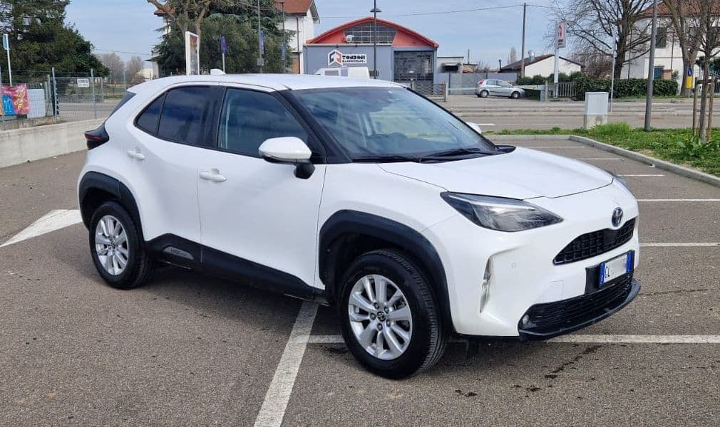 TOYOTA YARIS CROSS 1.5H E-CVT usata come nuova - Noleggiata a lungo termine da Davide di Ravenna